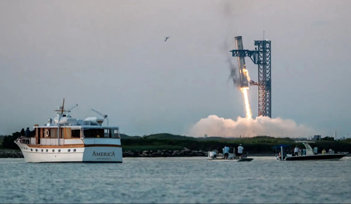 SpaceX Caught The Starship Rocket Booster With ‘Chopsticks’!